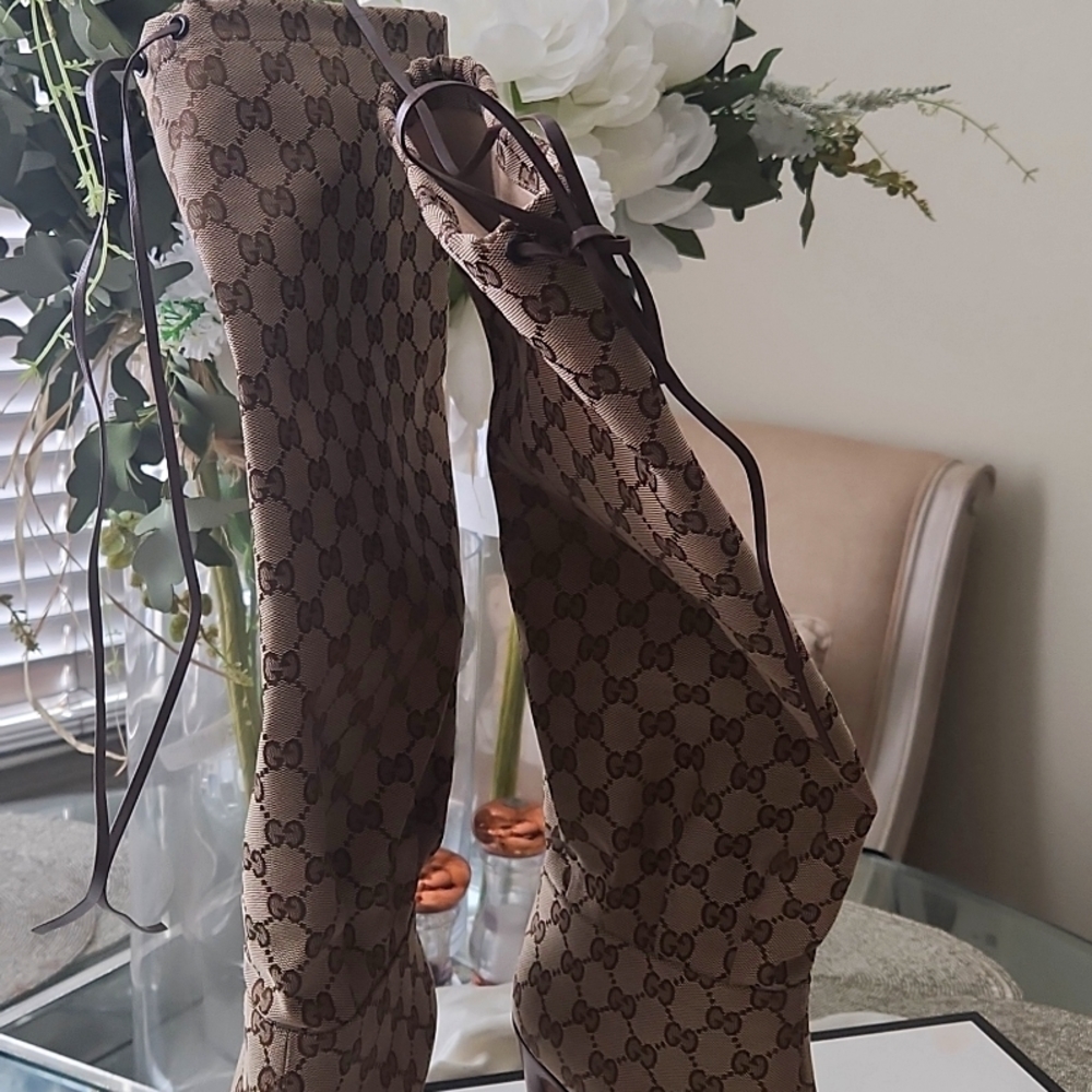 Gucci knee boots authentic